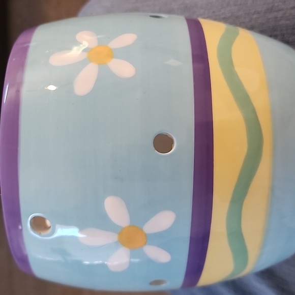 Scentsy Easter Egg Full Size wax warmer/ nightlight. Retired - Picture 12 of 16